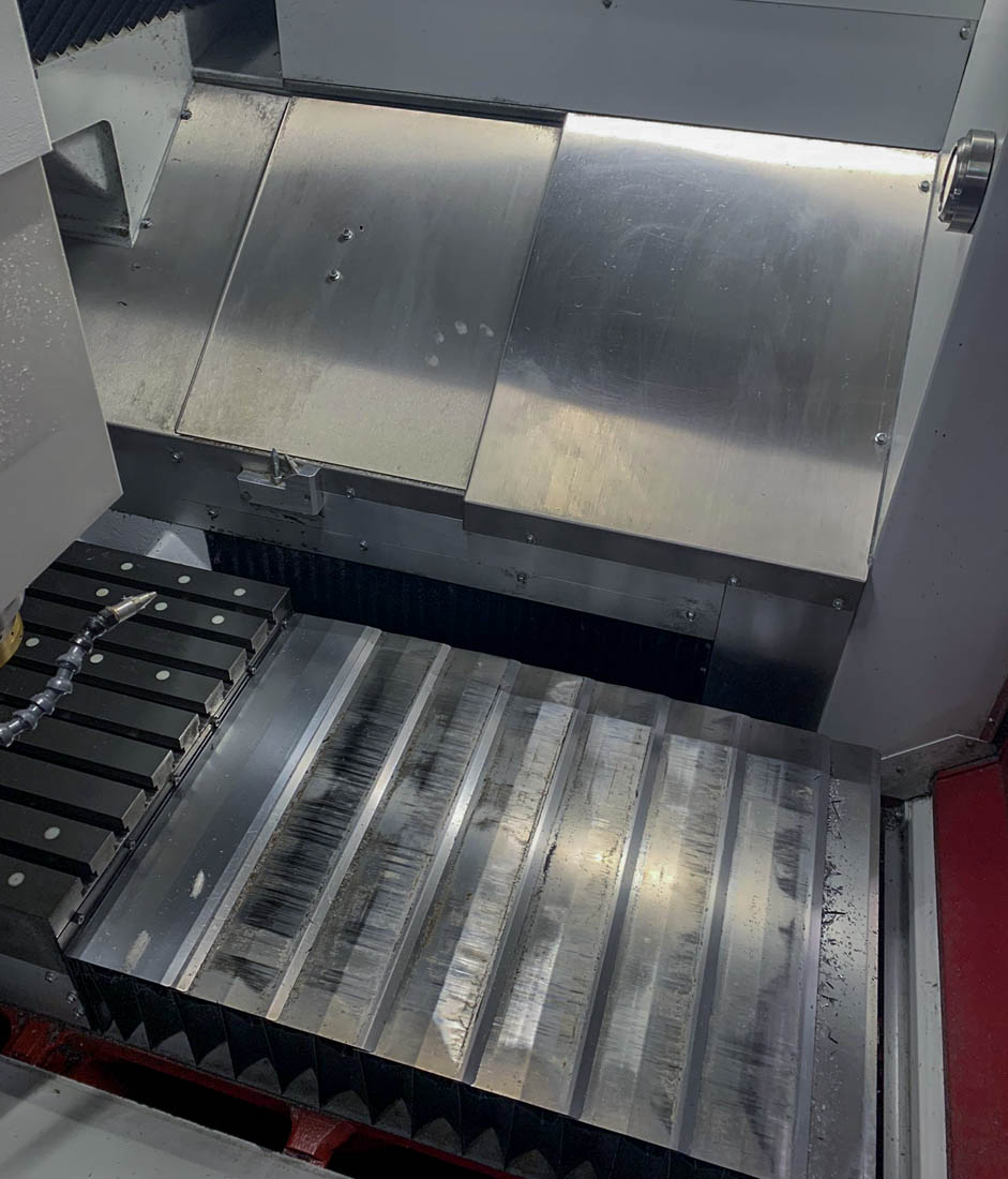 Röders RXP500 — Detail von Maschinenbett und Aufspannfläche